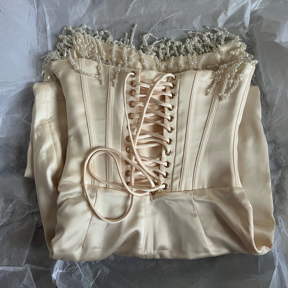 House of CB ‘Nalita ’ Dainty Ivory Pearl Embellished Corset Dress - Picture 8 of 12